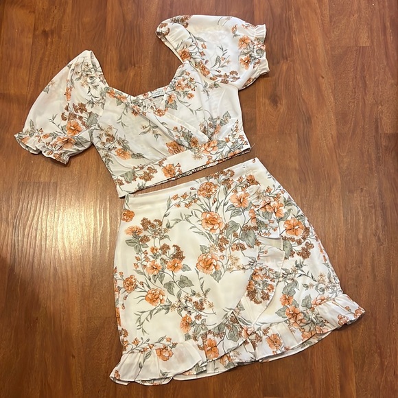 Paper Crane Dresses & Skirts - Paper Crane 2 Piece skirt and crop top